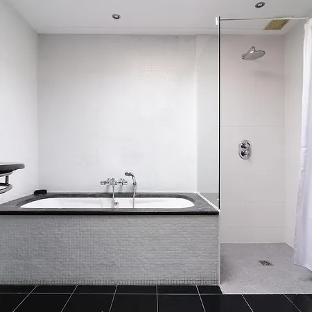 Marnix360apartments Apartahotel 2*